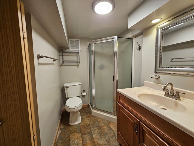 Building Photo - Alamo Placita Adorable 3 Bed 2 Bath Bungalow w/ CACH, Garage, Fenced Yard & More