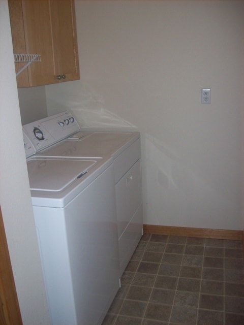 Building Photo - 2 bdrm 2.5 bath Townhouse with garage!$169...
