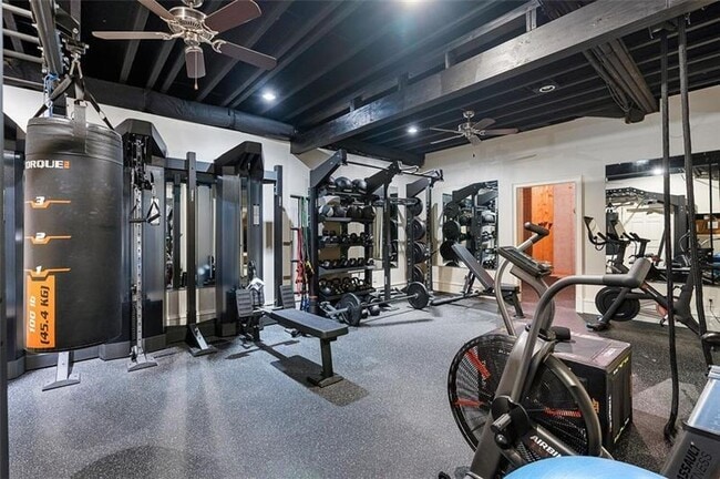 Building Photo - 5000 Long Island Dr