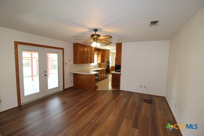 Building Photo - 1606 Hughes Ave