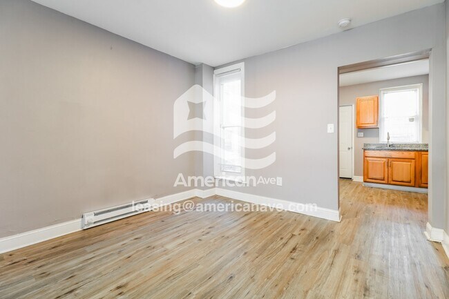 Building Photo - 4935 N Franklin St