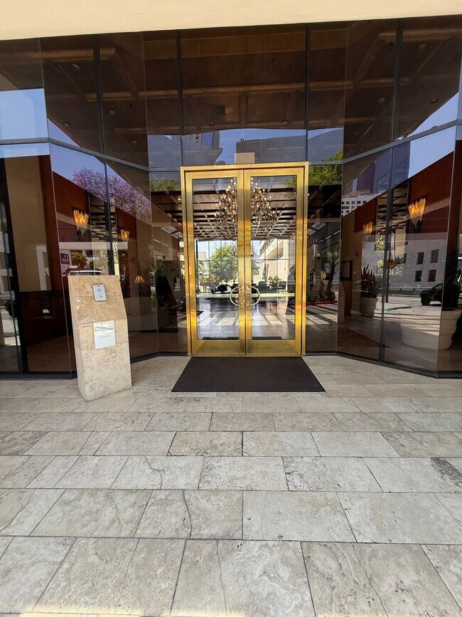 Primary Photo - 2bed 2bath in the Heart of Los Angeles