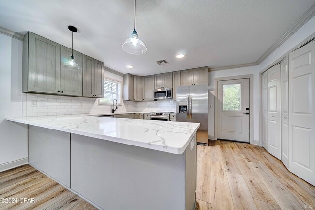 Building Photo - 1305 Calhoun Ave