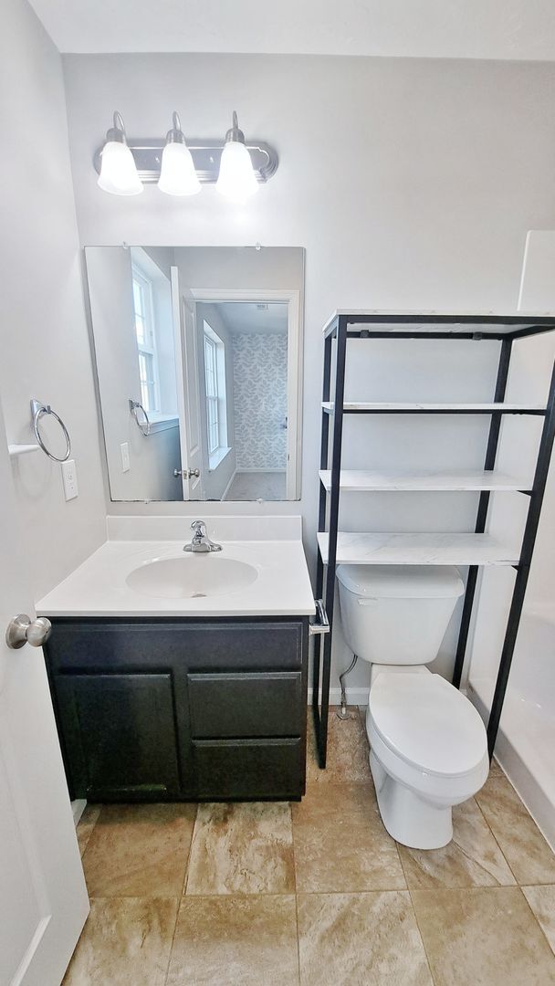 Building Photo - 3 Bed / 3-1/2 Bath Single Family Townhome