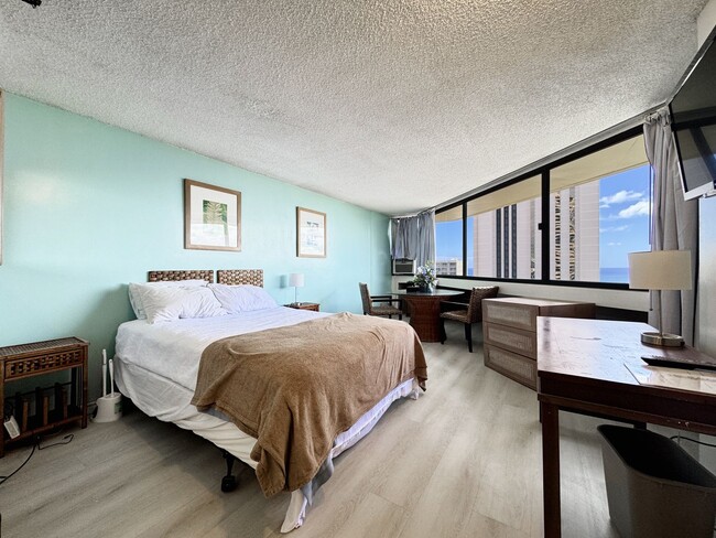 Building Photo - Furnished Waikiki Condo with A/C and Utili...