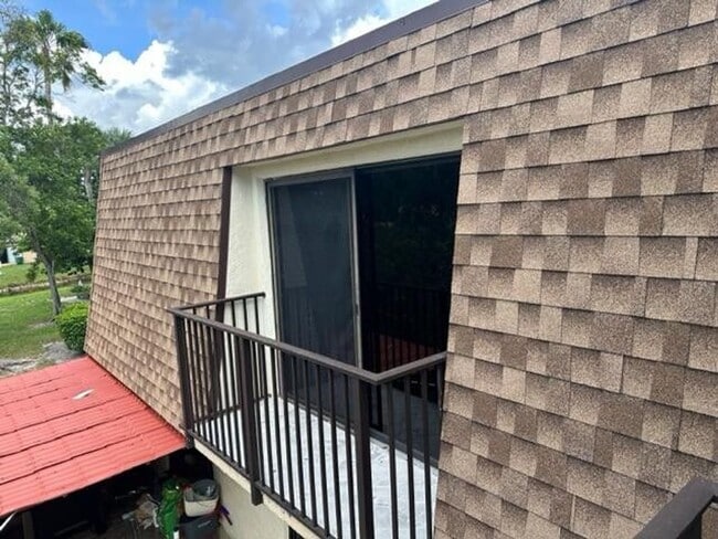 Building Photo - 5584 NW 59th Pl