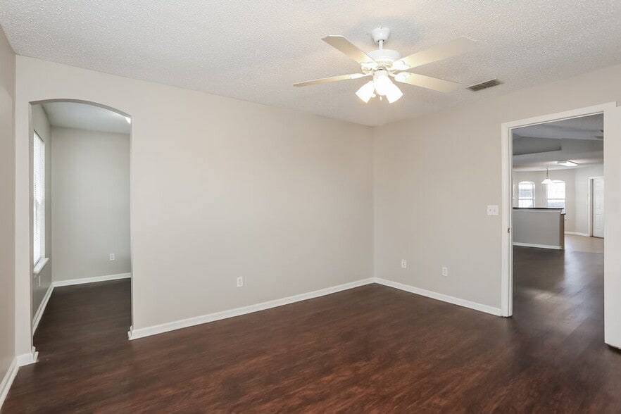 Building Photo - 4506 Deer Valley Dr