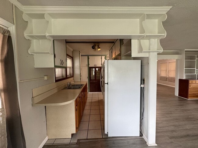 Building Photo - Charming 1-Bedroom, 1-Bath Home Near Downt...