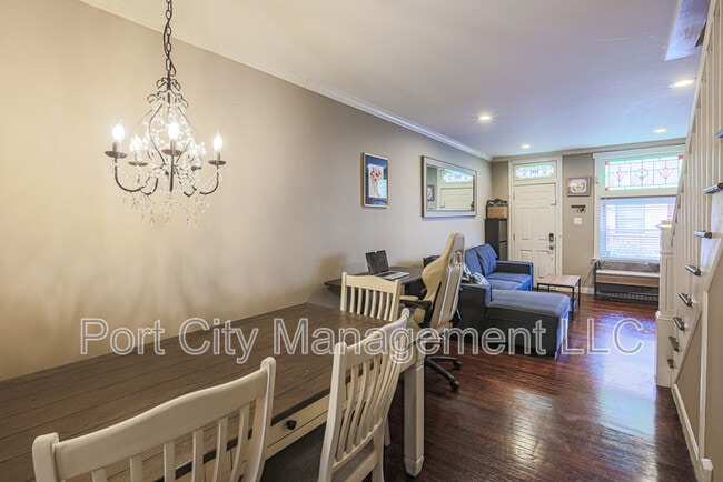 Building Photo - 813 S Belnord Ave