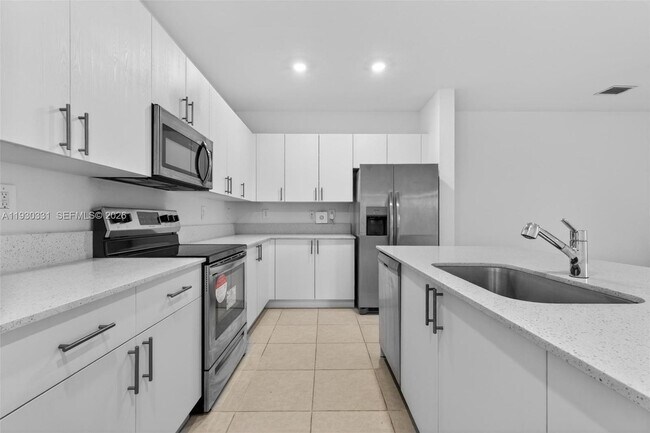 Building Photo - 26450 SW 148th Ct