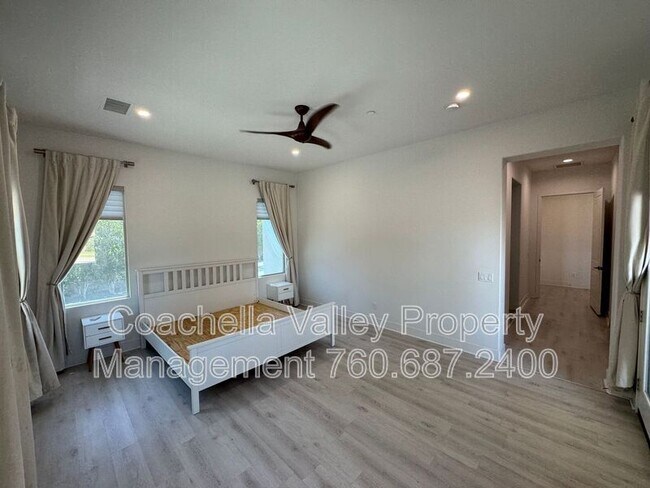 Building Photo - 74635 Tesla Dr
