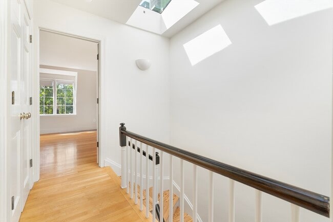 Building Photo - 26 Clarendon St