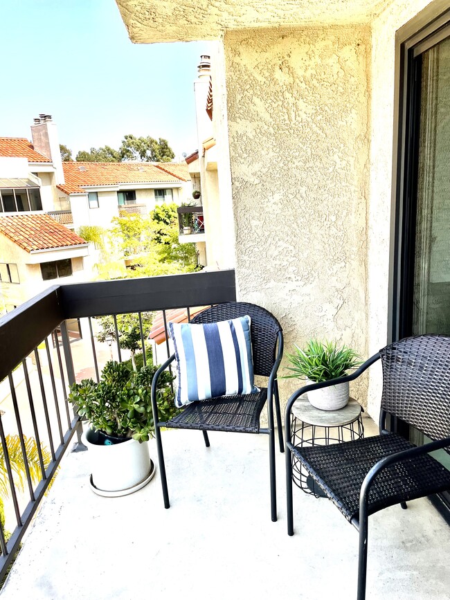 Building Photo - 8180 Manitoba St