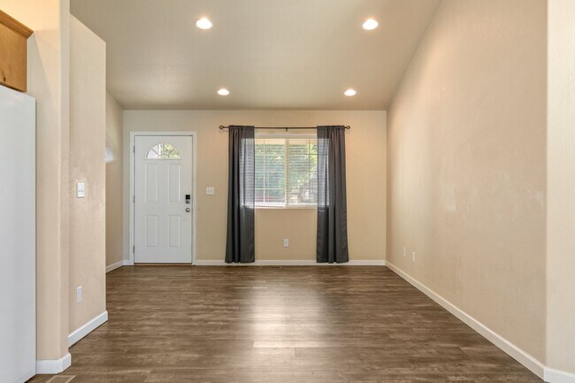 Building Photo - 2235 Sopris Cir