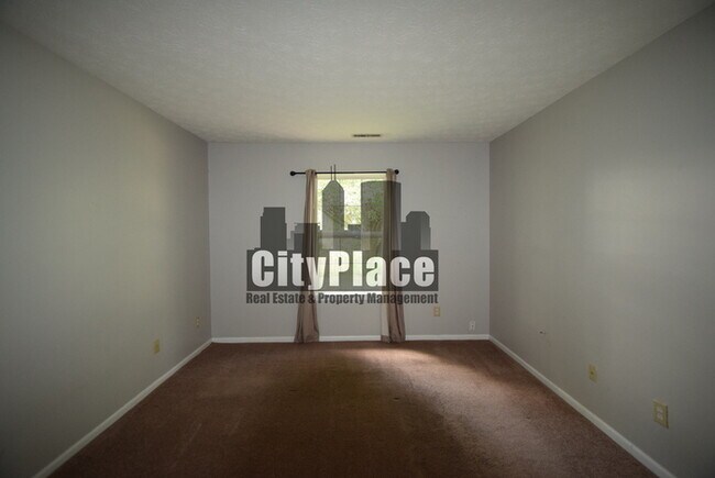Building Photo - 525 E Pine Ridge Dr