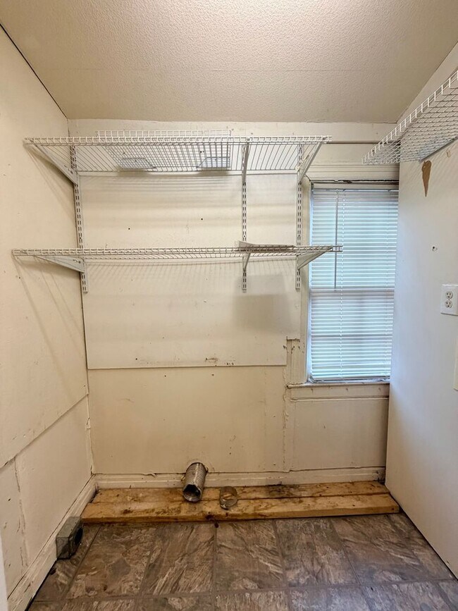 Building Photo - 365 S Upper St