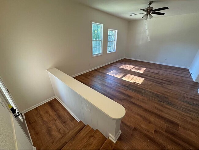 Building Photo - 14 Dellwood Dr