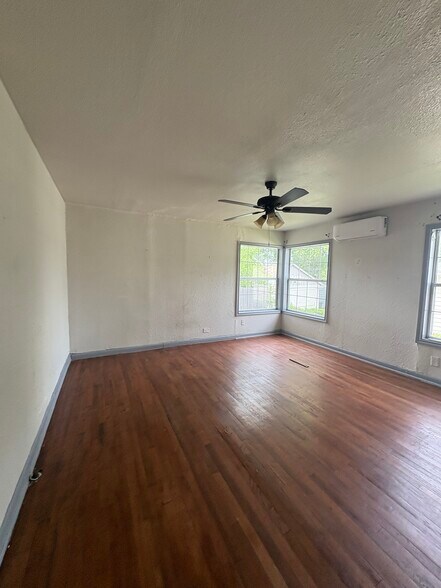 Building Photo - 210 Claremont Ave