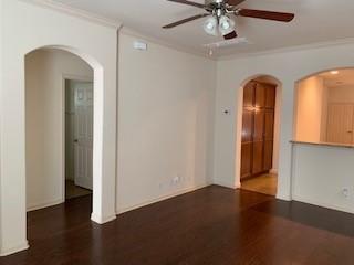 Building Photo - 905 Alamo Plaza Dr