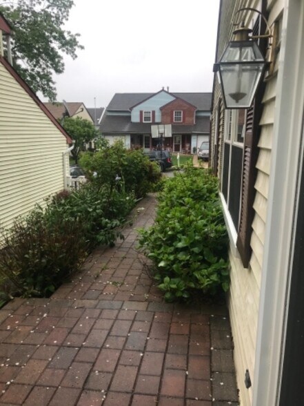 Building Photo - 15026 Liberty Ln