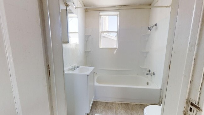 Building Photo - 325 N 10th Ave W