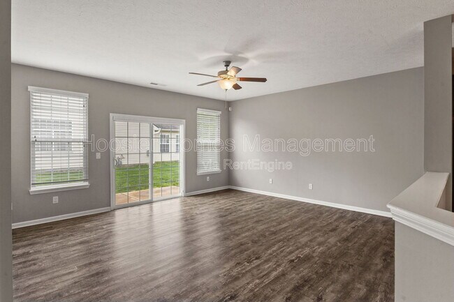 Building Photo - 556 Dylan Dr