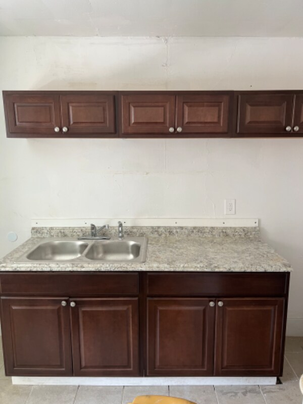 Building Photo - 3 Fair St SW