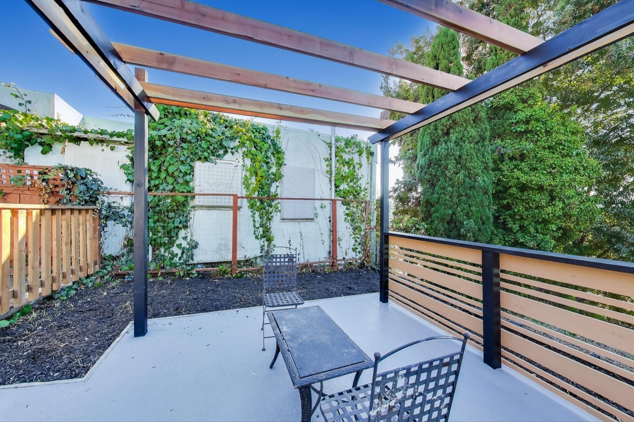 Building Photo - 4760 Tompkins Ave