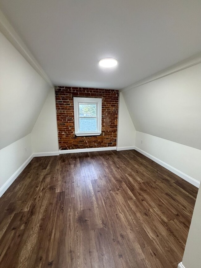 Building Photo - 415 Hanford St