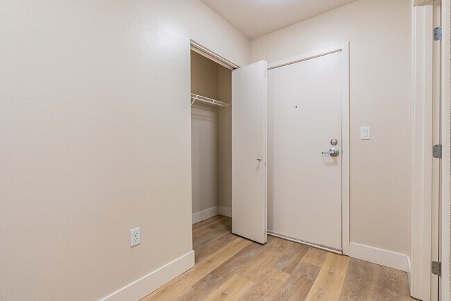 Interior Photo - Verse