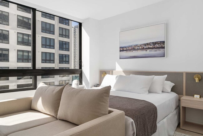 Building Photo - 225 N Miami Ave