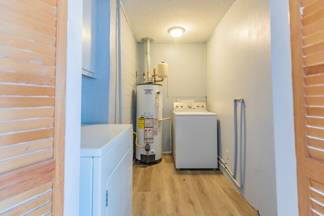 Building Photo - Well Maintained 3 Bedroom 1.5 Bath Home!