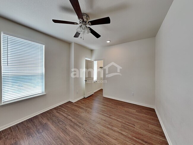 Building Photo - 2715 Spencebrook