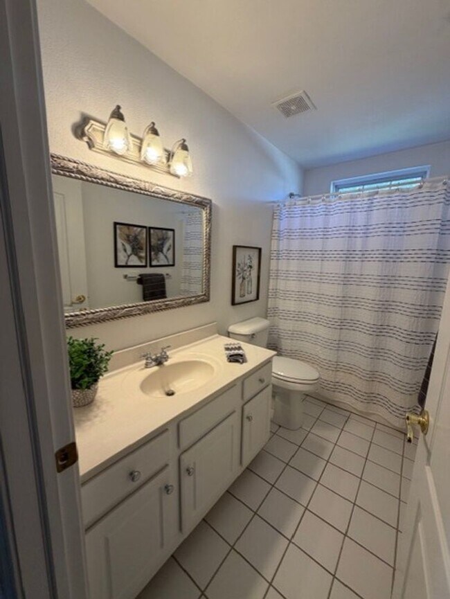 Building Photo - Suffolk Meadows