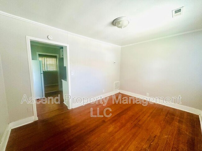 Primary Photo - 5317 Spriggs St