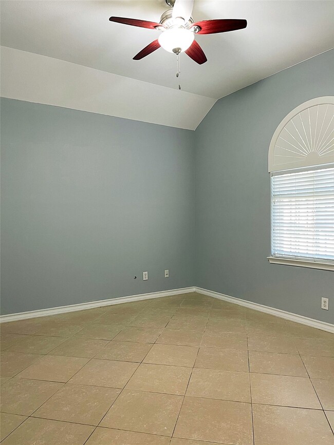 Building Photo - 13739 Canyon Hollow Loop