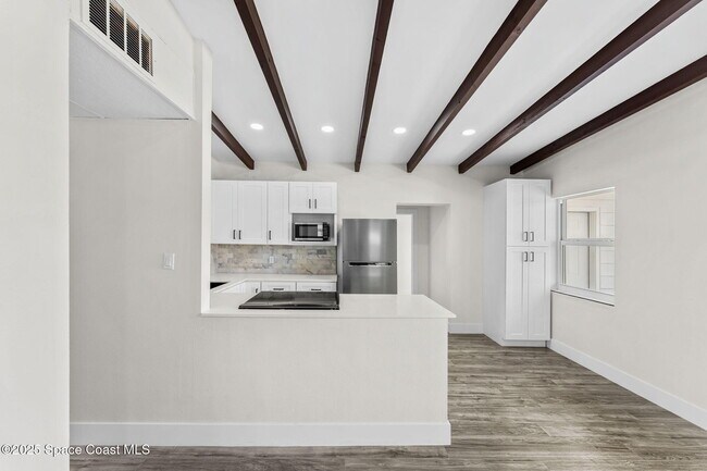 Building Photo - 2295 Allan Adale Rd