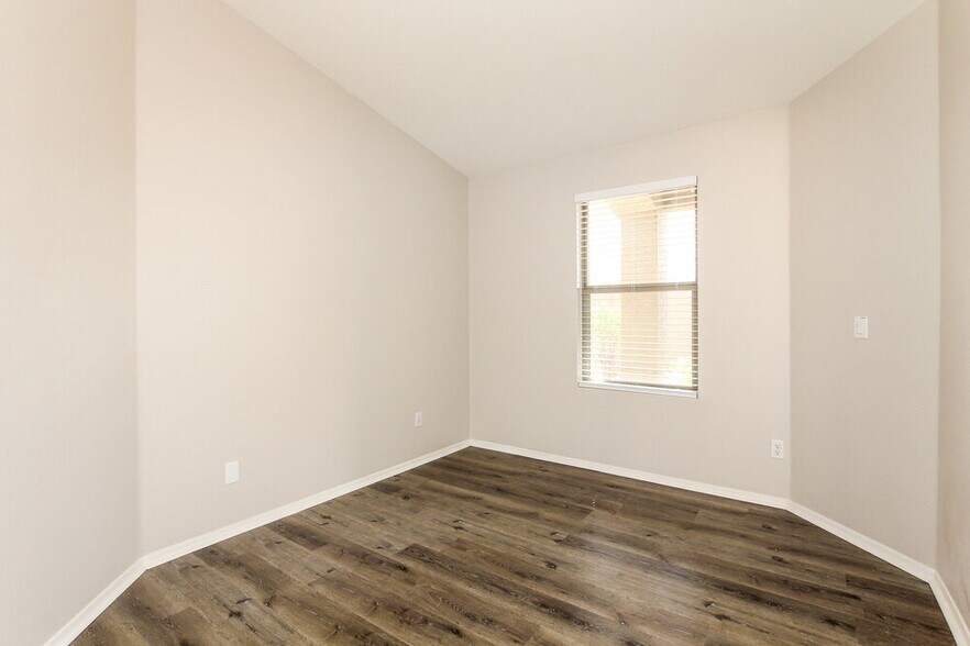 Building Photo - 16214 N 162nd Dr