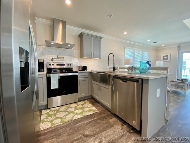 Building Photo - 2646 NE Pelican Wy