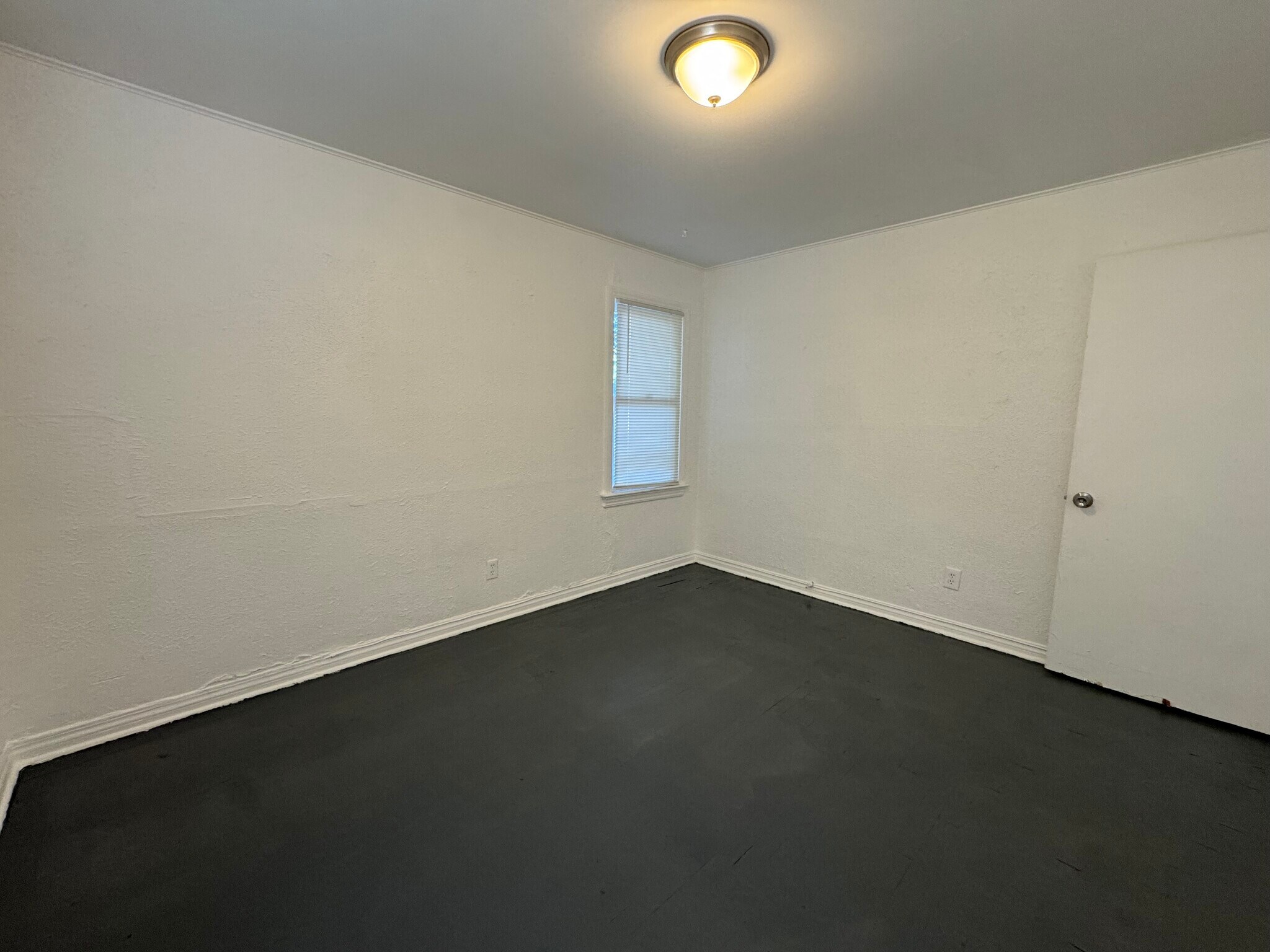 Building Photo - 2108 NE 18th St