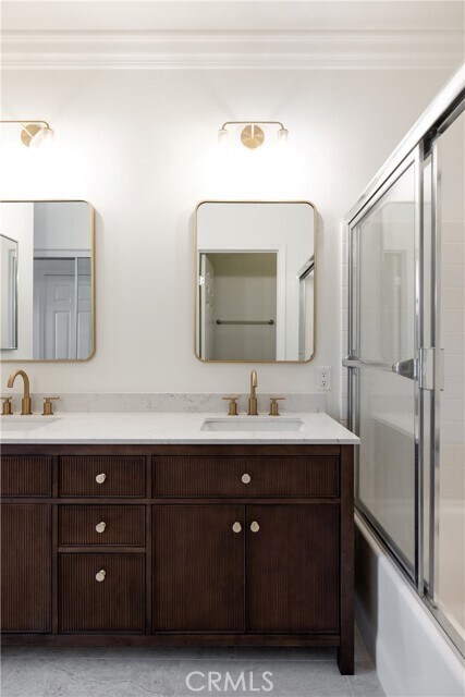 Building Photo - 12 Rabano