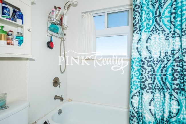 Building Photo - 1890 Chamberlin S