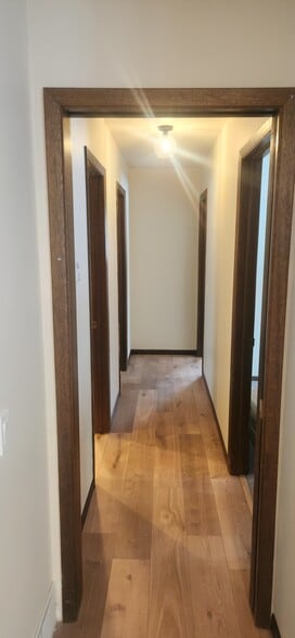 Building Photo - 5736 Pembroke Dr