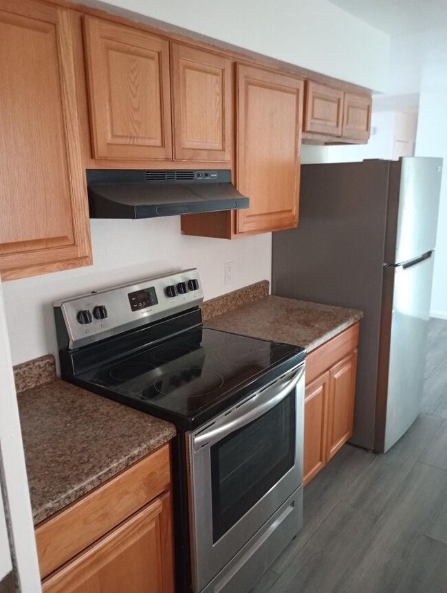 Building Photo - W Raven Dr