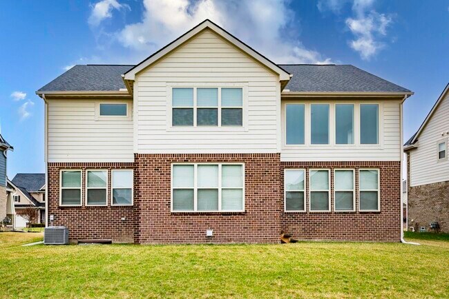 Building Photo - 50236 Amberwood Rd