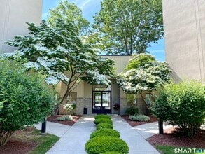 Building Photo - 1204 Whitney Ave