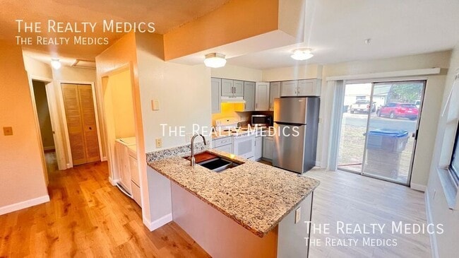 Primary Photo - 5941 W Amelia St