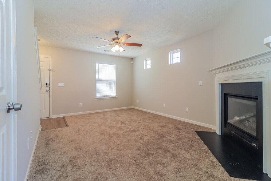 Building Photo - 141 Oak Grove Pl