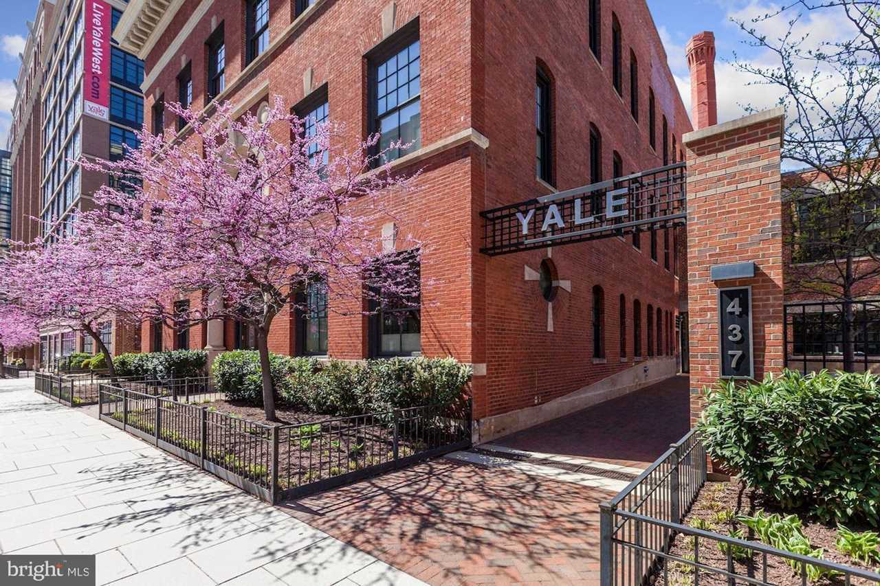 Entrance 2 - 437 New York Ave NW