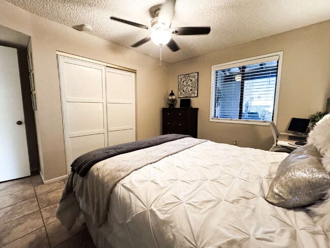 Building Photo - "Well Maintained 3 Bedroom, 2 Bathroom Pool Home in Yuma Corona!"